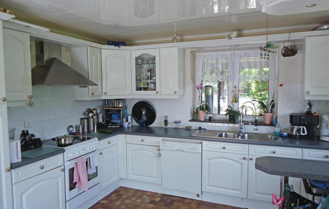 Awesome Home In Chevron With Kitchen Экстерьер фото